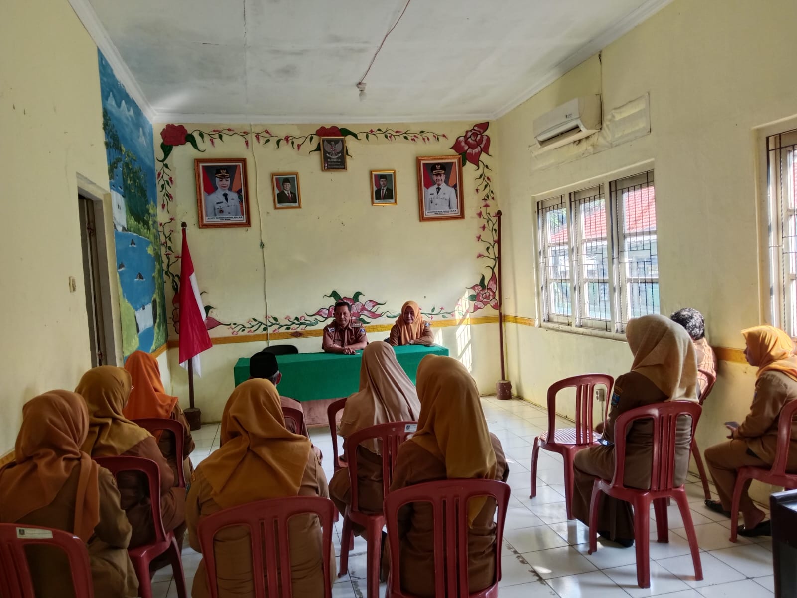 brifing-internal-terkait-evaluasi-kegiatan-yang-ada-di-kecamatan-baros