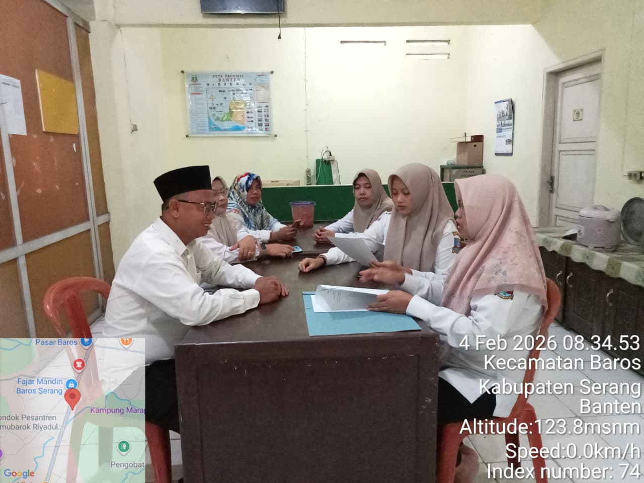 brifing-pagi-membahas-tentang-aset-kantor-kecamatan-baros