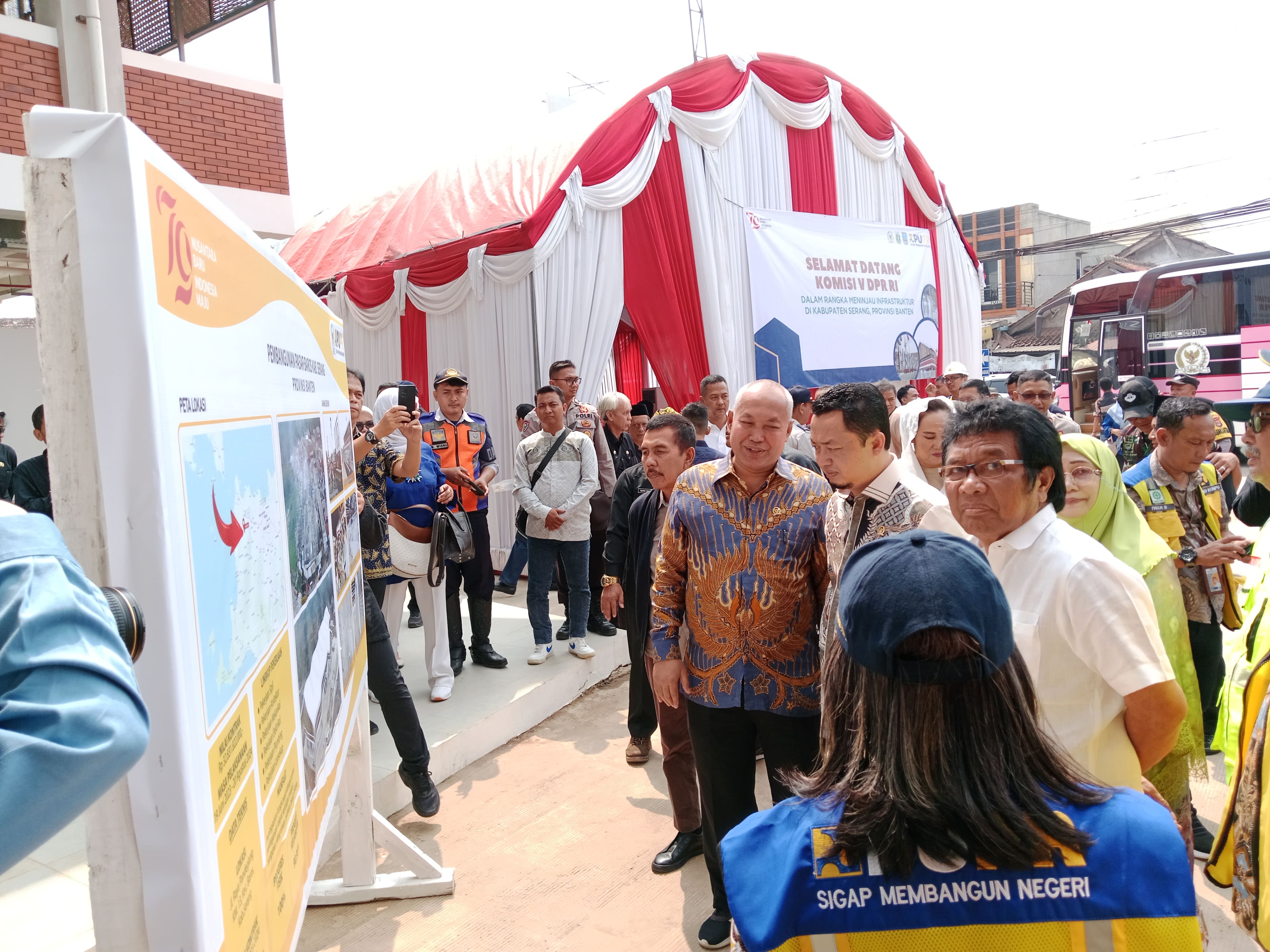 kunjungan-kerja-spesifik-komisi-v-dpr-ri-dalam-rangka-meninjau-pekerjaan-pembangunan-pasar-baros-kab-serang