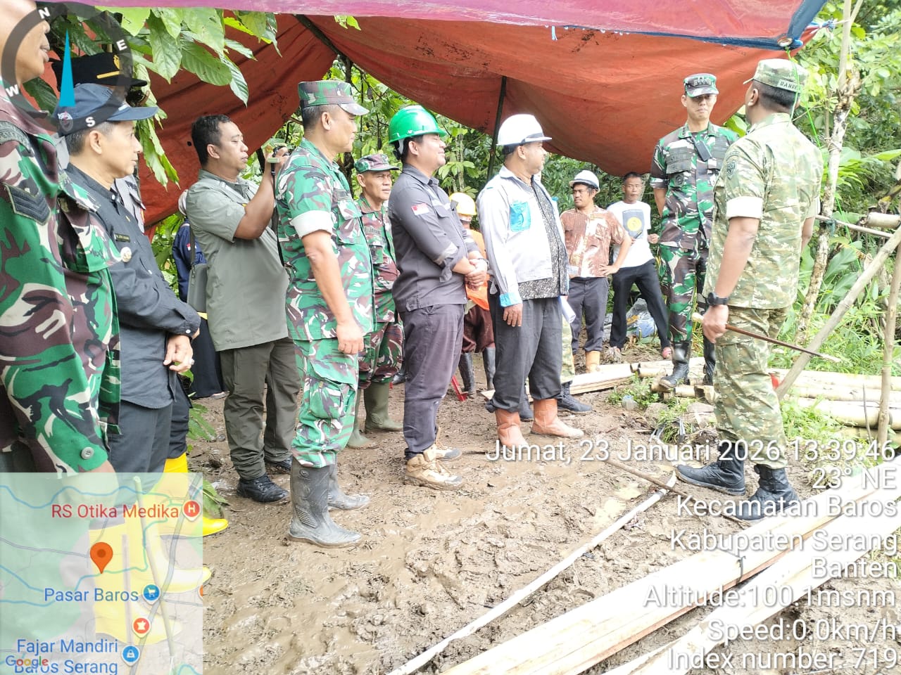 mendampingi-danrem-bersama-danramil-dan-kapolsek-baros-monitoring-pembangunan-jembatan-gantung-di-kpmayak-desa-baros-kecamatan-baros