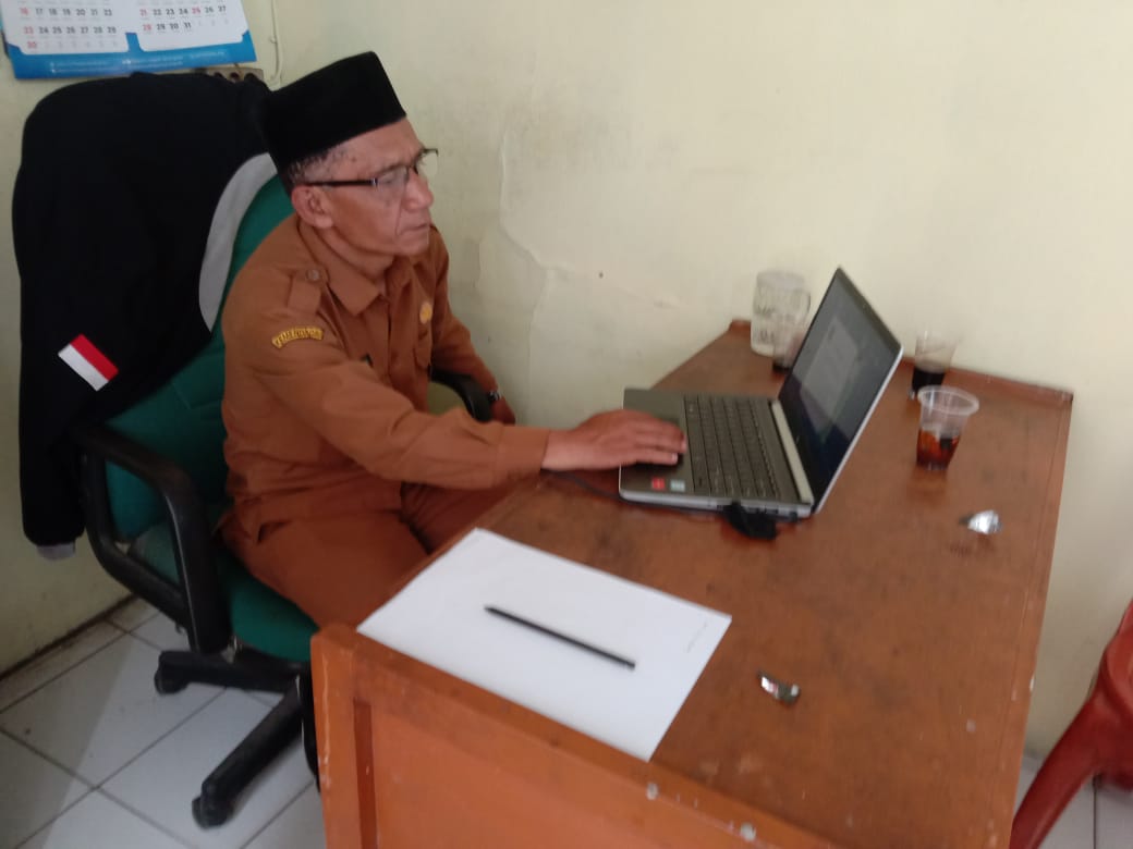 mengikuti-kegiatan-zoom-paralegal