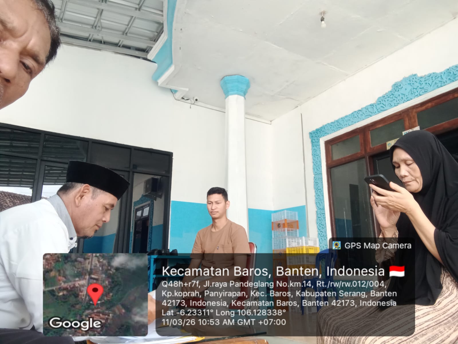 menyampaikan-berkas-mou-dengan-dapur-sppg-panyirapan-2