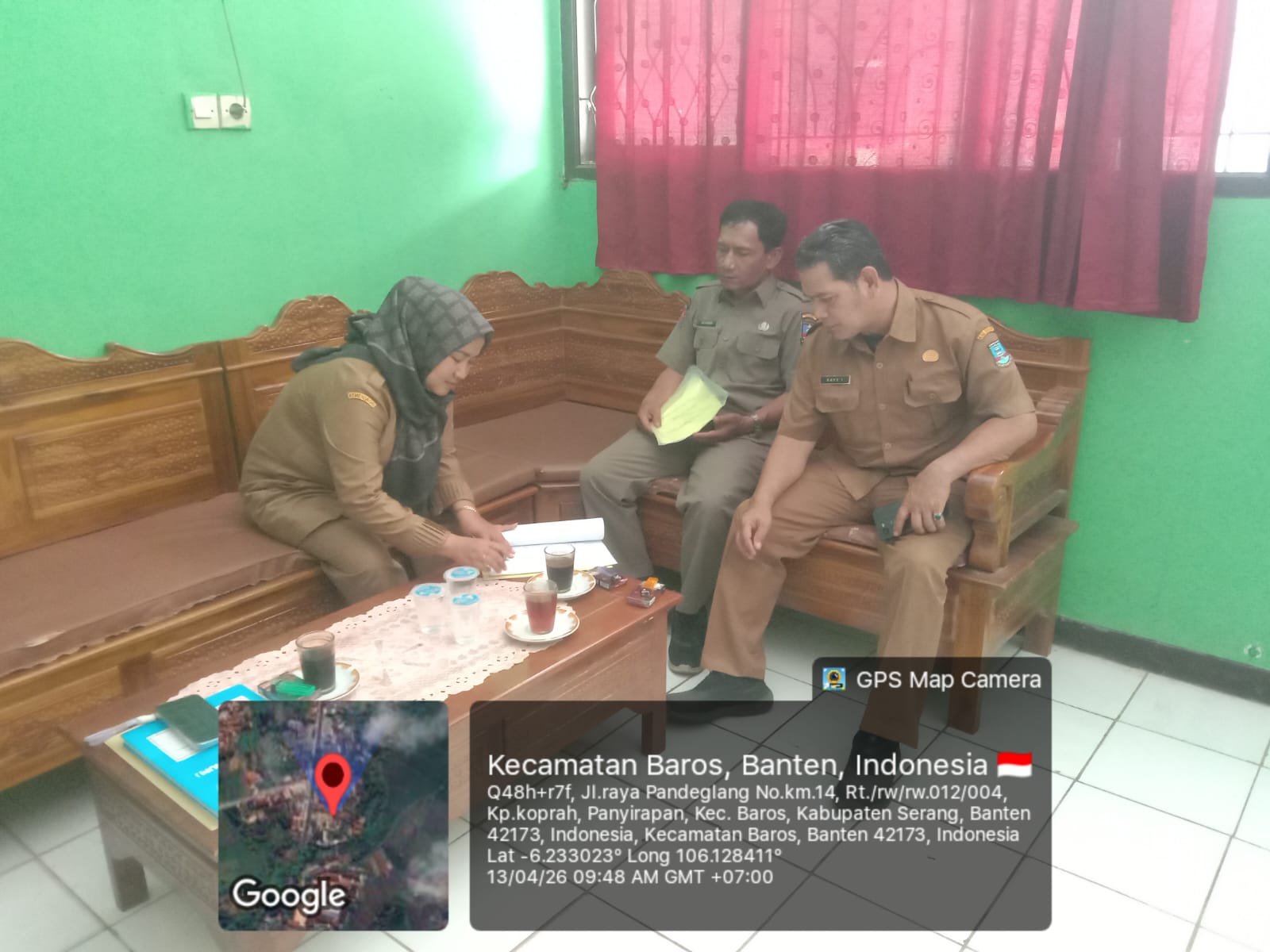 penandatanganan-mou-persampahan-dengan-bendahara-smpn-2-baros