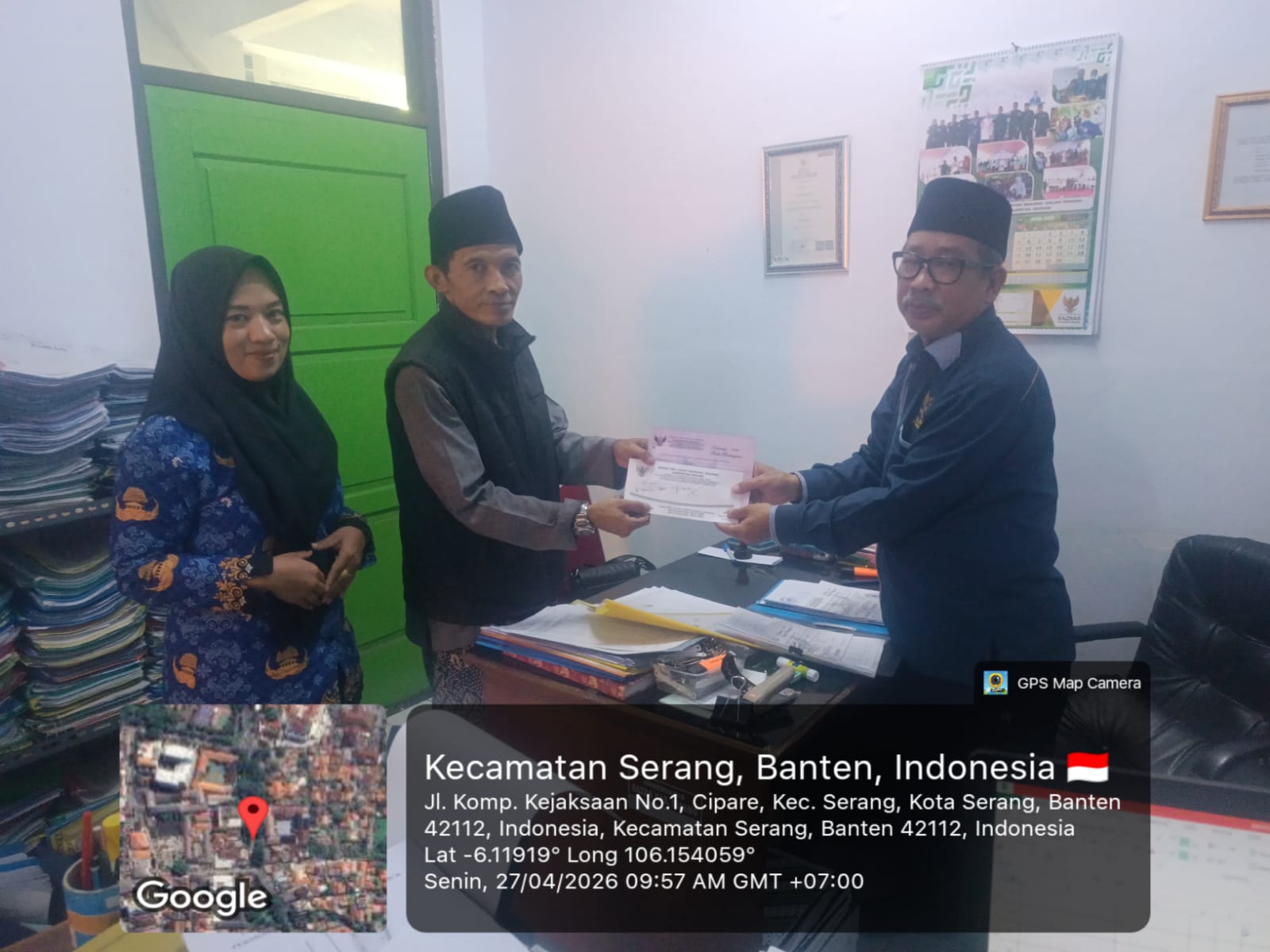 penerimaan-bantuan-dari-baznas-untuk-ustad-jazuli-mtyang-terkena-petir-dan-bantuan-lansia