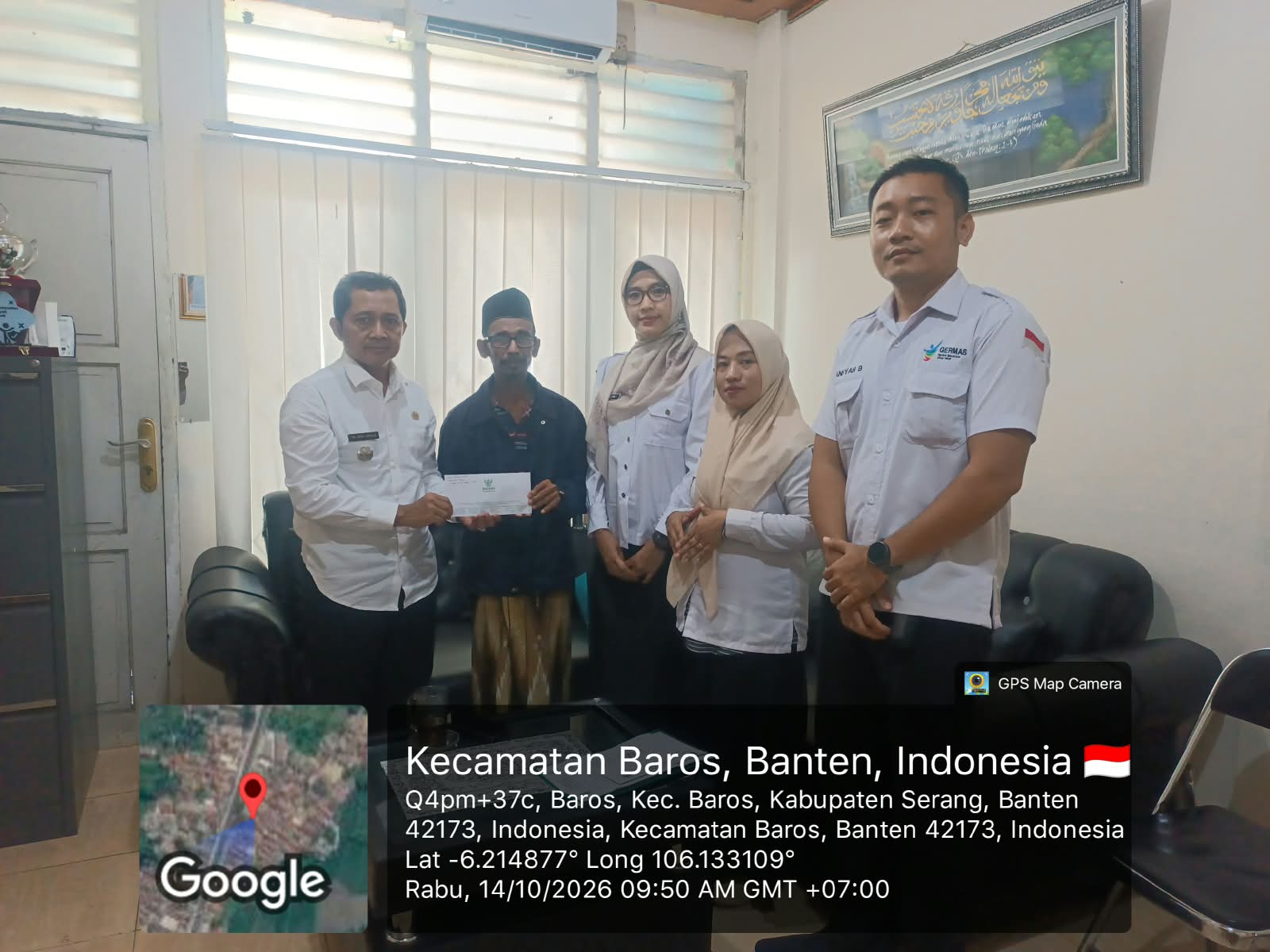 penyerahan-bantuan-insidental-dari-baznas-untuk-warga-desa-tamansari-yang-terdiagnosa-dengan-gangguan-jiwa