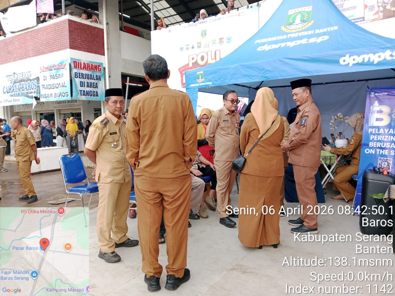 poli-pendampingan-on-the-spot-layanan-integrasi-dpm-ptsp-banten-di-pasar-baros-kabupaten-serang
